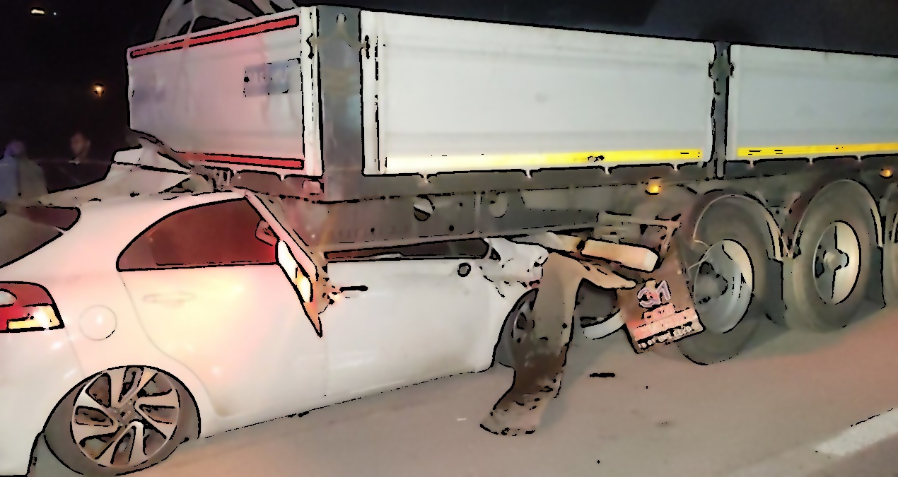 Orhangazi'de Otomobil TIR'a Çarptı: İki Yaralı