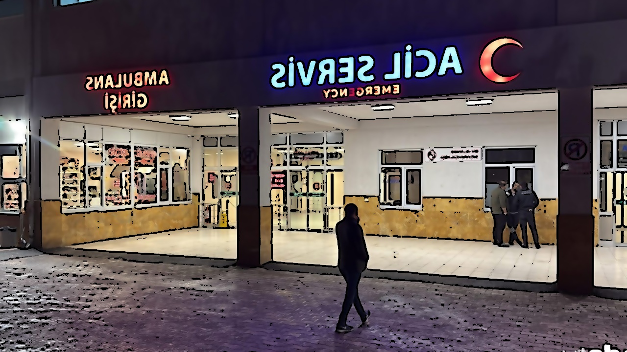 Sivas Cumhuriyet Üniversitesi'nde Gıda Zehirlenmesi Şüphesi: 53 Öğrenci Hastaneye Kaldırıldı